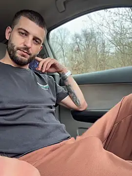 ElChapoGuzman95 online show from April 2026 07:25:02 AM