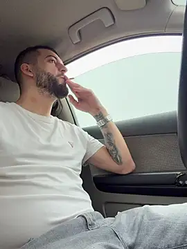 ElChapoGuzman95 online show from December 2025 07:29:01 AM