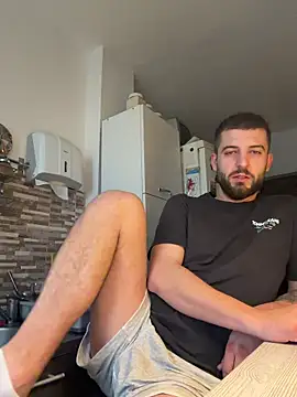 ElChapoGuzman95 online show from November 2025 06:47:01 AM