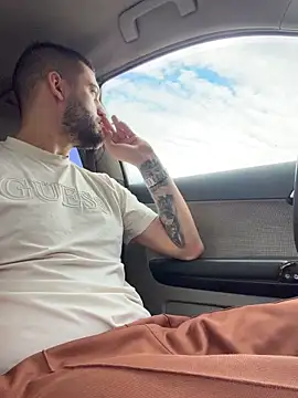 ElChapoGuzman95 online show from February 2026 07:27:01 AM