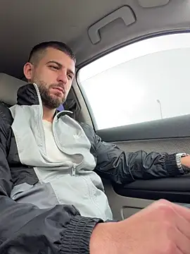 ElChapoGuzman95 online show from November 2025 07:46:01 AM