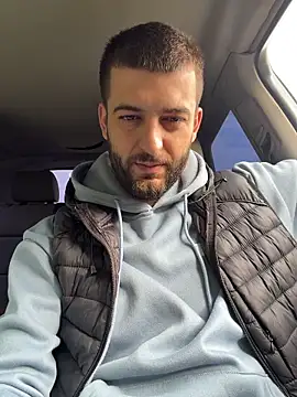 ElChapoGuzman95 online show from April 2026 06:58:02 AM