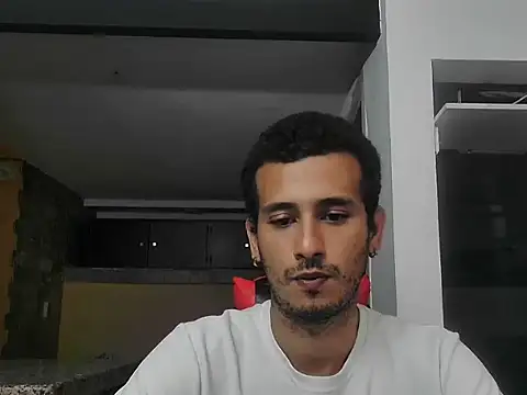 talktome4 online show from April 2026 08:04:02 PM