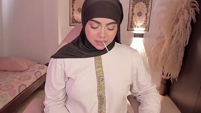 shayla 18 online show from April 2026 07:59:01 PM