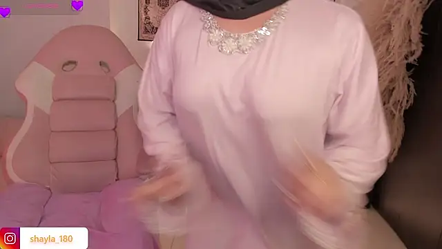 shayla 18 online show from April 2026 08:46:02 PM