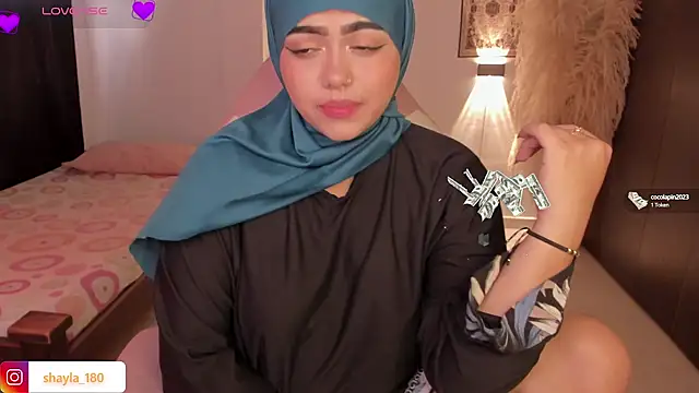 shayla 18 online show from October 2025 07:33:01 PM