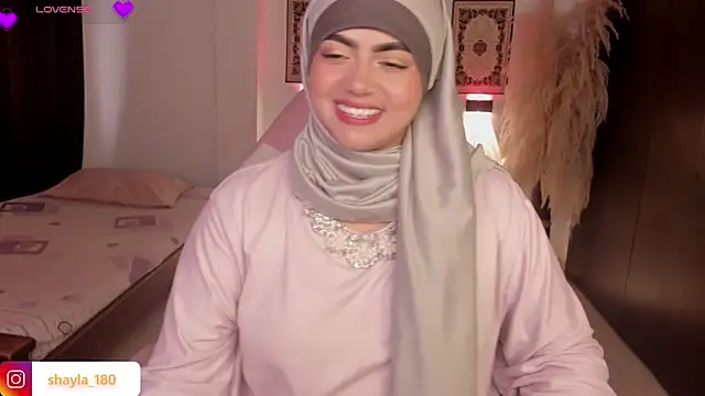 shayla 18 online show from February 2026 08:42:01 PM