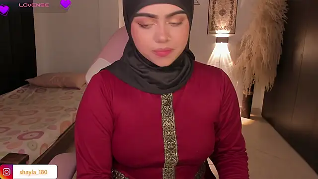 shayla 18 online show from October 2025 03:40:01 AM