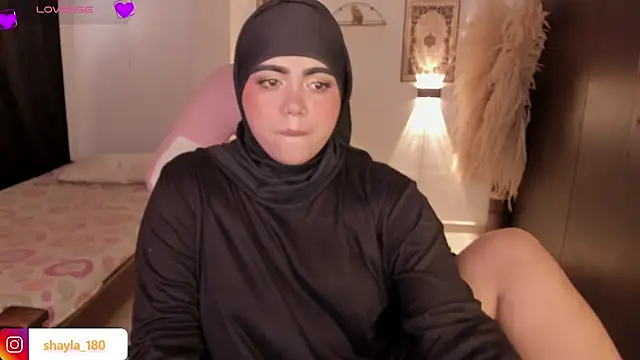 shayla 18 online show from February 2026 09:00:01 PM