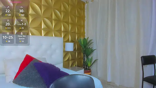 NahiaFox online show from March 2025 04:02:02 AM