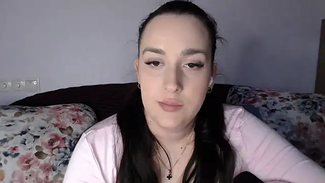 Snapshot of vitalina_freedom chatting on December 2025 12:15:01 PM vitalina freedom online show from December 2025 12:15:01 PM