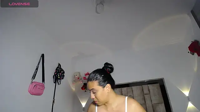 tiffany  pink online show from November 2025 09:26:02 PM