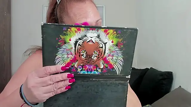 Cheryl JONES online show from November 2025 06:06:01 AM