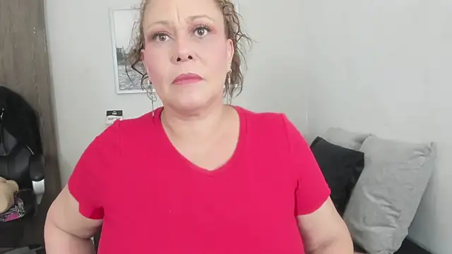 Cheryl JONES online show from January 2026 06:48:01 PM