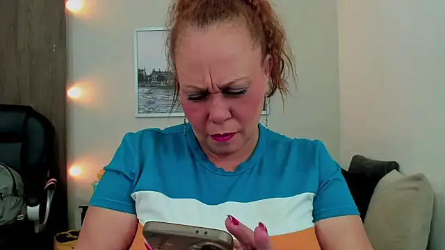 Cheryl JONES online show from November 2025 07:08:01 AM