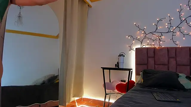 SunnyLeonz online show from May 2026 08:53:01 PM