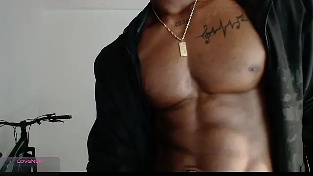 Snapshot of drake_brwon_23 chatting on May 2026 06:23:01 PM drake brwon 23 online show from May 2026 06:23:01 PM