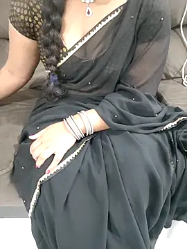 Mounika25 online show from February 2026 06:24:02 PM