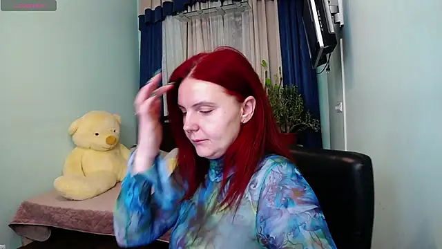 Snapshot of NikaLee chatting on December 2024 06:29:01 AM NikaLee online show from December 2024 06:29:01 AM