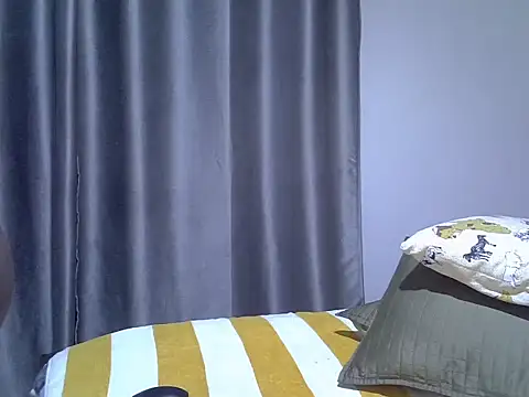 Snapshot of East_queen chatting on November 2025 08:58:01 PM East queen online show from November 2025 08:58:01 PM