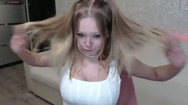 Snapshot of Wells_Kelly chatting on September 2025 09:32:02 PM Wells Kelly online show from September 2025 09:32:02 PM