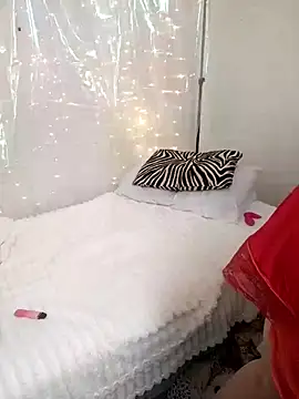 Snapshot of MaggieMoonxxx chatting on March 2025 07:46:02 AM MaggieMoonxxx online show from March 2025 07:46:02 AM