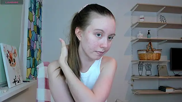 Snapshot of Peggy_Beauty chatting on November 2025 01:42:02 AM Peggy Beauty online show from November 2025 01:42:02 AM