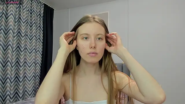 Snapshot of Peggy_Beauty chatting on March 2025 05:12:02 AM Peggy Beauty online show from March 2025 05:12:02 AM