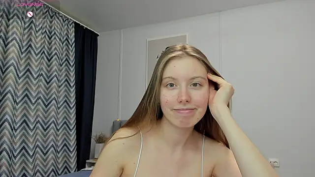 Snapshot of Peggy_Beauty chatting on February 2025 07:38:02 PM Peggy Beauty online show from February 2025 07:38:02 PM
