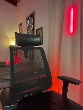 HannahW  online show from February 2026 10:20:01 PM