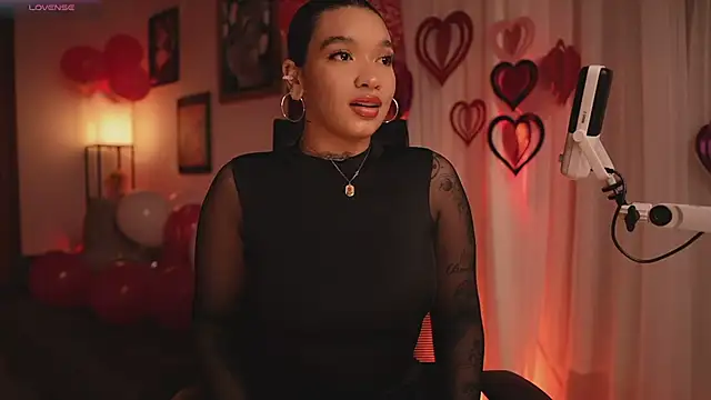 HannahW  online show from February 2026 09:59:02 PM