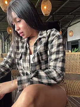 HannahW  online show from February 2026 06:27:01 PM