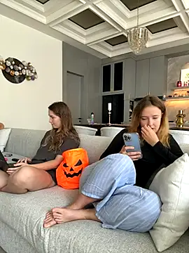 Nura n Sarah online show from October 2025 02:32:01 AM