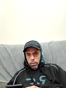 Snapshot of Gui420bh chatting on January 2026 12:36:02 AM Gui420bh online show from January 2026 12:36:02 AM