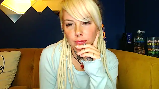 pixiedreadx online show from October 2025 10:54:02 PM