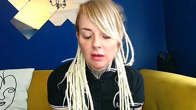 pixiedreadx online show from October 2025 09:22:01 AM