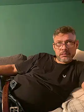 Snapshot of Mikemike19m chatting on January 2025 01:42:01 PM Mikemike19m online show from January 2025 01:42:01 PM