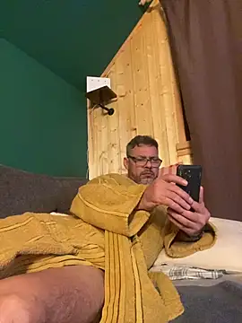 Snapshot of Mikemike19m chatting on January 2025 08:10:02 PM Mikemike19m online show from January 2025 08:10:02 PM