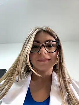 Snapshot of alicee16 chatting on October 2025 05:14:01 PM alicee16 online show from October 2025 05:14:01 PM
