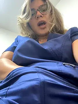 alicee16 online show from November 2025 09:26:01 PM