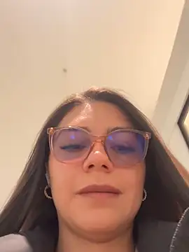 Snapshot of alicee16 chatting on January 2025 03:32:02 PM alicee16 online show from January 2025 03:32:02 PM