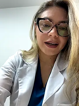 alicee16 online show from November 2025 03:38:01 PM