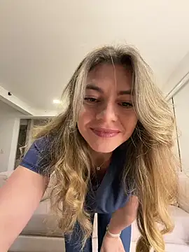 alicee16 online show from February 2026 03:20:01 AM