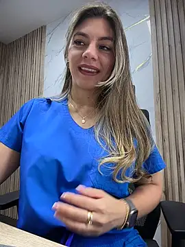 alicee16 online show from April 2026 05:21:01 PM