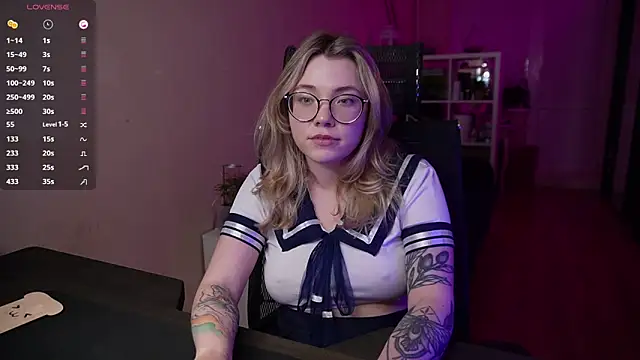 Snapshot of RemyCute chatting on December 2024 08:25:02 PM RemyCute online show from December 2024 08:25:02 PM