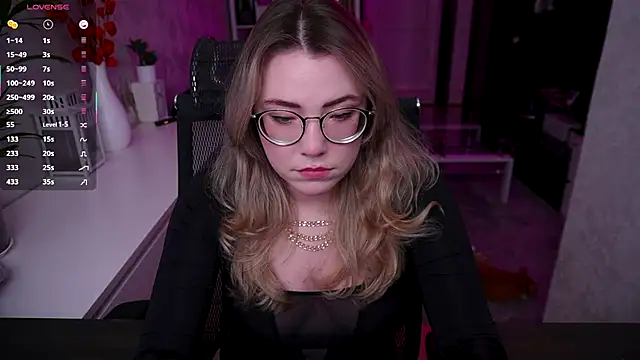 Snapshot of RemyCute chatting on November 2025 02:06:01 PM RemyCute online show from November 2025 02:06:01 PM