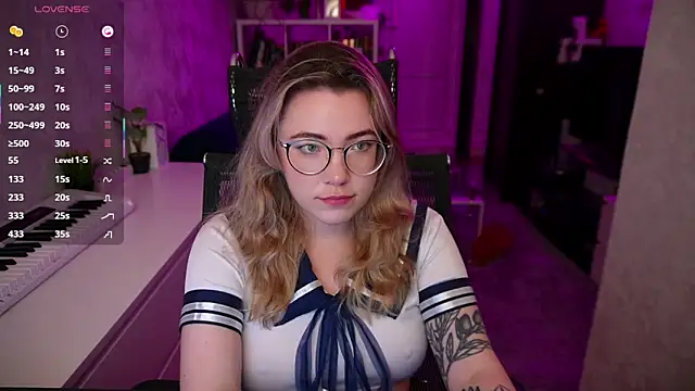 Snapshot of RemyCute chatting on September 2025 06:55:01 PM RemyCute online show from September 2025 06:55:01 PM