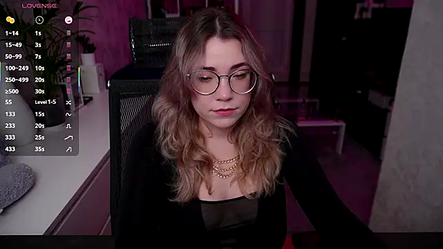 Snapshot of RemyCute chatting on October 2025 07:03:01 PM RemyCute online show from October 2025 07:03:01 PM
