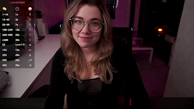 Snapshot of RemyCute chatting on October 2025 07:21:01 PM RemyCute online show from October 2025 07:21:01 PM