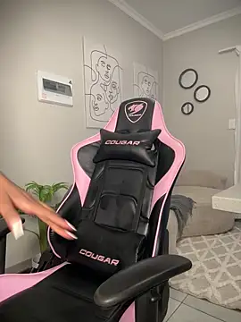 Neelo-Smith online show from September 2025 03:41:02 PM